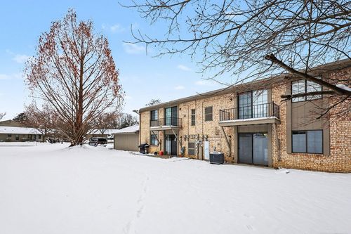 1891 Meadow Dale Ct, Rochester Hills, MI, 48309-3333 | Card Image