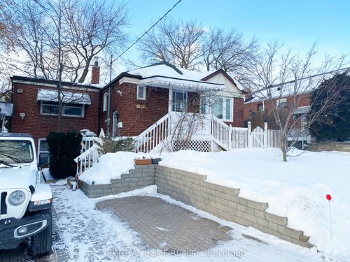 42 Yardley Avenue, East York, ON, M4B2A8 | Card Image
