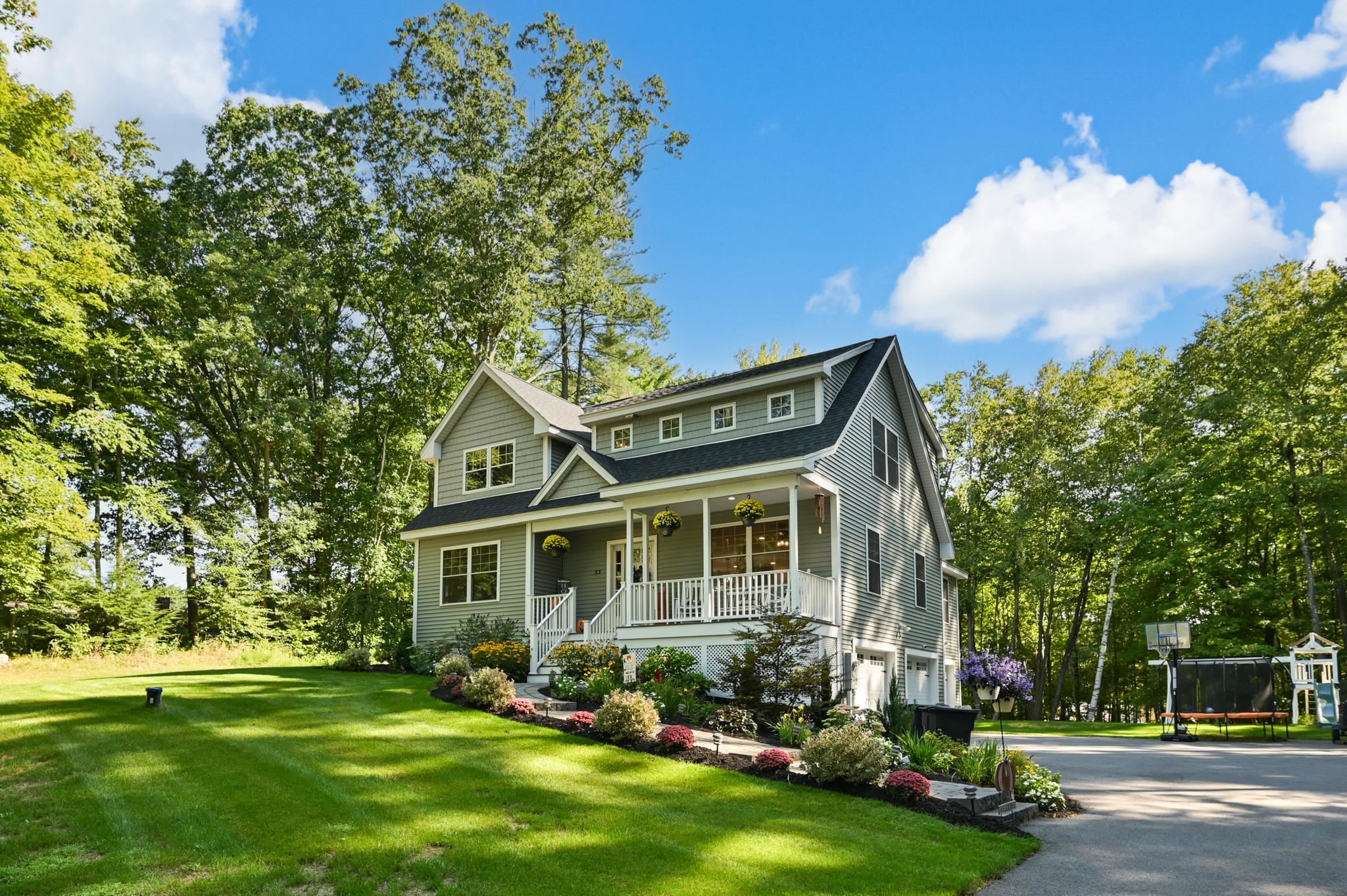 Main St, Sandown, NH 03873