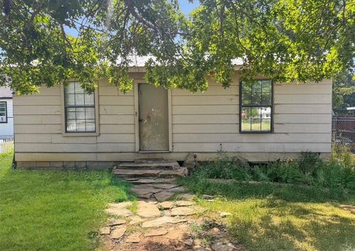 1220 Maple St, Graham, TX, 76450-1708 | Card Image