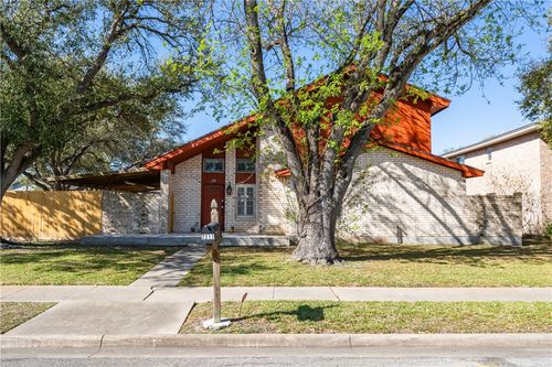 2217 Post Oak Dr, Portland, TX, 78374-2917 | Card Image