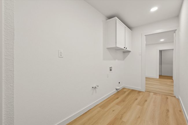 3932 Twin Falls St, House other with 4 bedrooms, 2 bathrooms and null parking in Irving TX | Image 13