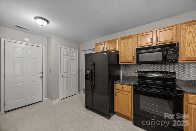 68 Wiltshire Cir, Condo with 2 bedrooms, 2 bathrooms and null parking in Fletcher NC | Image 15