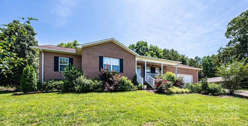 4128 River Run Cir, Hickory, NC, 28602-7231 | Card Image