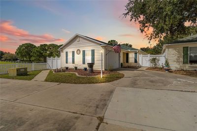 1402 Azteca Loop, House other with 2 bedrooms, 2 bathrooms and null parking in The Villages FL | Image 1