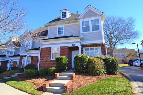 285 Davidson Gateway Dr, Davidson, NC, 28036-7005 | Card Image