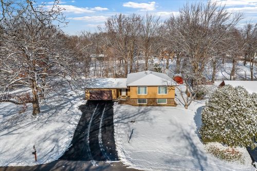 43W371 Thornapple Tree Road, Sugar Grove, IL, 60554 | Card Image