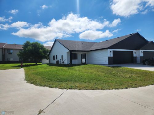 1390 Prairie Ln, Wahpeton, ND, 58075-2803 | Card Image