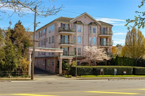 101-3133 Tillicum Rd, Saanich, BC, V9A2B4 | Card Image