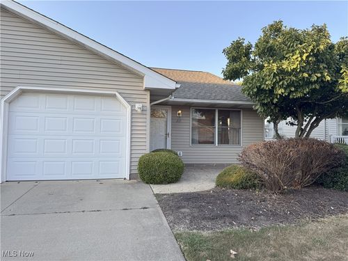 311 Holly Pl, Barberton, OH, 44203-8671 | Card Image