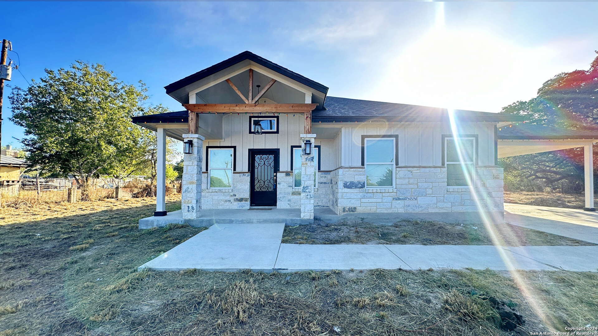 Royal Oaks Rd, Somerset, TX 78069