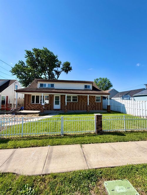 17 Birch St, Carteret, NJ, 07008-2405 | Card Image