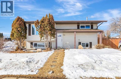 4502 30a Street Close, Lloydminster, SK, S9V1X7 | Card Image
