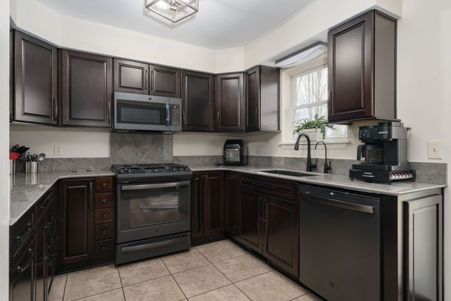 8660 Sargent Rd, House other with 3 bedrooms, 3 bathrooms and null parking in Fowlerville MI | Image 10