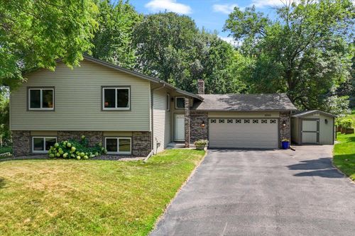 8944 Darnel Rd, Eden Prairie, MN, 55347-1911 | Card Image