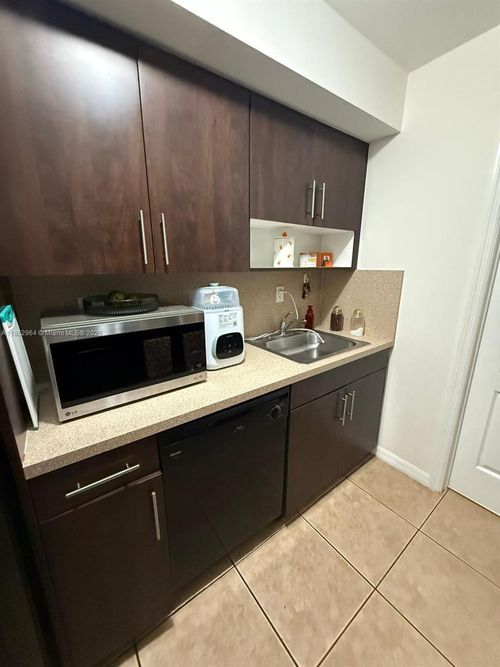 apt-7-13 S Royal Poinciana Blvd, Miami Springs, FL, 33166-6067 | Card Image