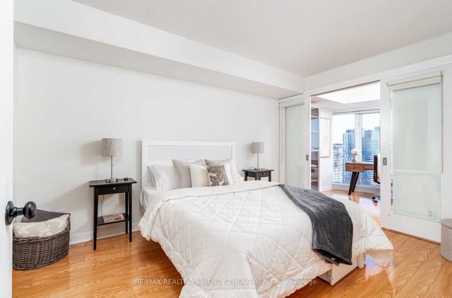 4203 - 210 Victoria St, Condo with 2 bedrooms, 2 bathrooms and null parking in Toronto ON | Image 9
