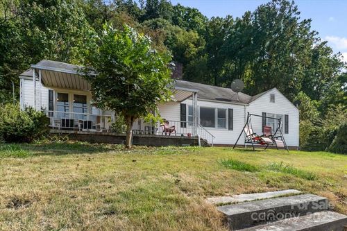 239 Pleasant Valley Rd, Burnsville, NC, 28714-5743 | Card Image