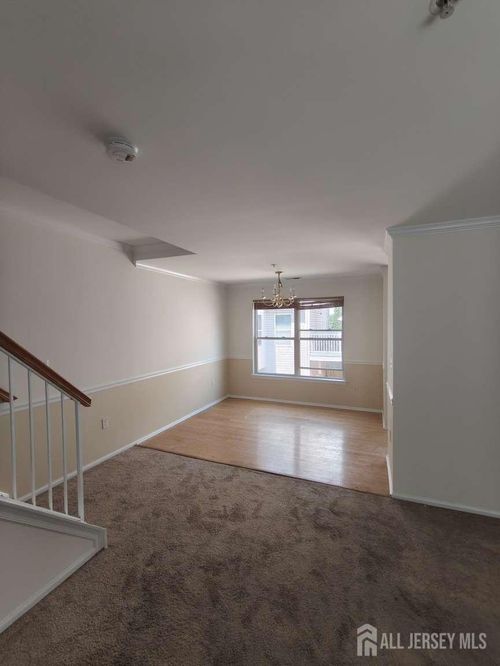 468 Great Beds Ct, Perth Amboy, NJ, 08861-5201 | Card Image
