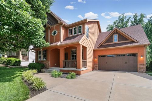 321 Creekwood Dr, Liberty, MO, 64068-4509 | Card Image