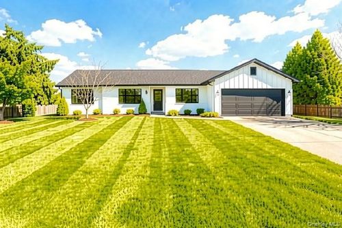 7 Lindner Ct, Brookhaven, NY, 11719-9797 | Card Image