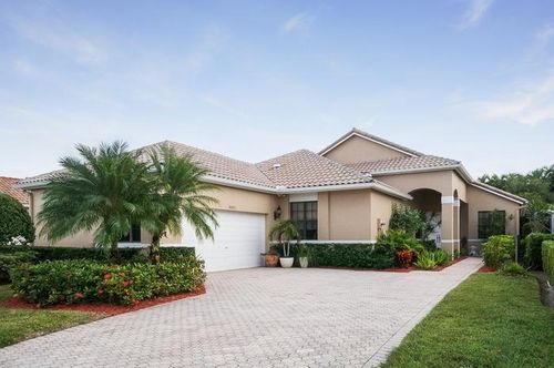 10091 Dover Carriage Ln, Lake Worth, FL, 33449-8115 | Card Image