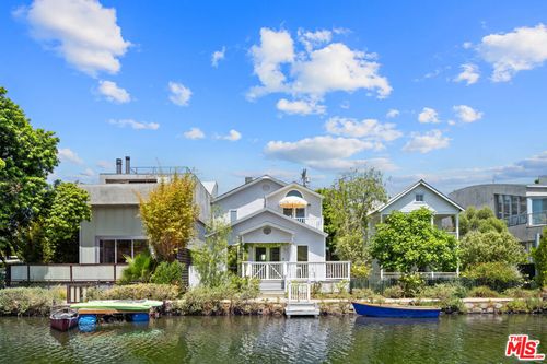 411 Linnie Canal, Venice, CA, 90291-4561 | Card Image