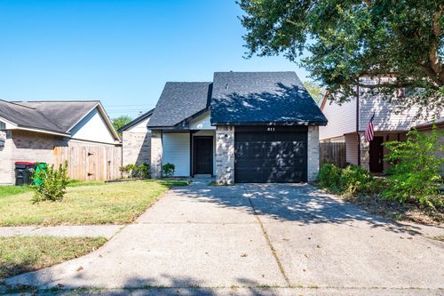 911 Briarcreek Dr, Baytown, TX, 77521-3455 | Card Image