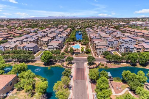 1725 E Chelsea Ln, Gilbert, AZ, 85295-6033 | Card Image