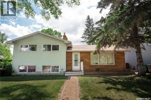 15 Richmond Cres, Saskatoon, SK, S7K1A7 | Card Image