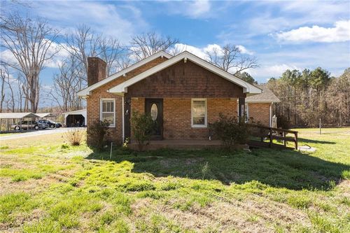 4027 Old Lexington Rd, Asheboro, NC, 27205-2592 | Card Image