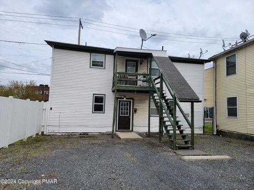 apt-1st-111 N Courtland St, East Stroudsburg, PA, 18301-2136 | Card Image