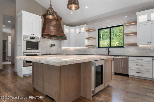 5727 Forest Ridge Rd, Victor, ID, 83455-5340 | Card Image