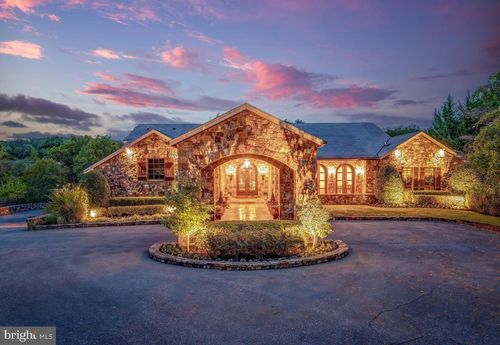 2 Piney Meetinghouse Ct, POTOMAC, MD, 20854-1361 | Card Image