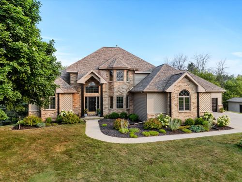 14025 Autumn Ridge Dr, Valders, WI, 54245-9548 | Card Image