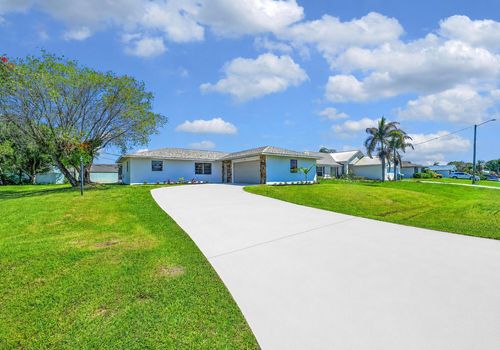 794 Se Albatross Ave, Port St Lucie, FL, 34983-3942 | Card Image