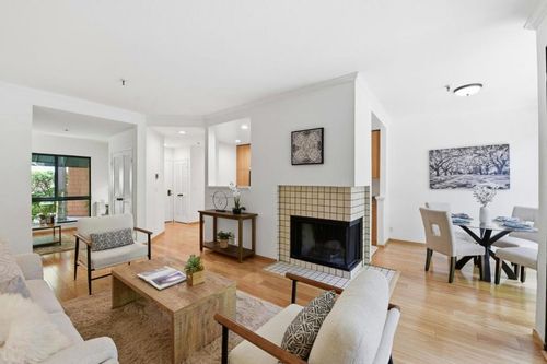 b120-4250 El Camino Real, Palo Alto, CA, 94306-4463 | Card Image