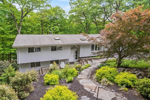 57 Hamilton Dr, Chappaqua, NY, 10514-3202 | Card Image