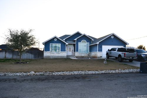 110 Mayberry, Pearsall, TX, 78061 | Card Image