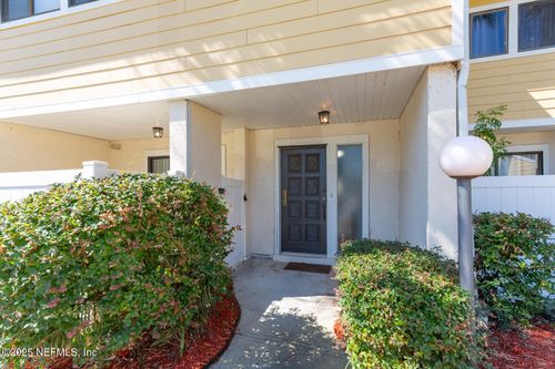 7962-7962 Los Robles Ct, Jacksonville, FL, 32256-7718 | Card Image