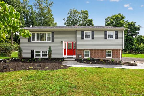 6 Linda Ln, Pearl River, NY, 10965-3004 | Card Image