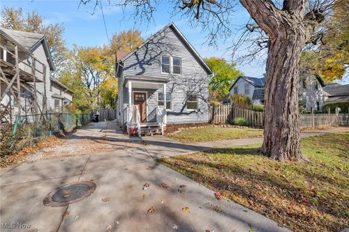 2002 Valentine Ave, Cleveland, OH, 44109-1933 | Card Image