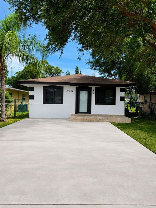 2951 Nw 57th St, Miami, FL, 33142-2851 | Card Image