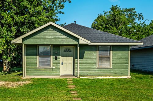 501 15th St, Honey Grove, TX, 75446-1749 | Card Image