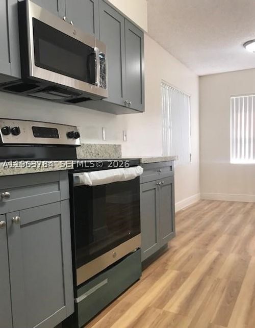 414-9999 Summerbreeze Dr, Sunrise, FL, 33322-5853 | Card Image