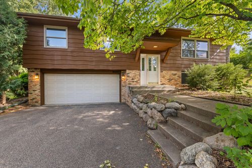 6051 Stoneybrook Dr, Minnetonka, MN, 55345-6439 | Card Image