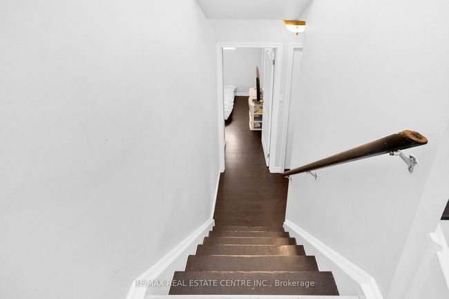 69 Newstead Cres, House attached with 4 bedrooms, 2 bathrooms and 3 parking in Brampton ON | Image 16