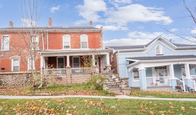 18 1 St St, House attached with 3 bedrooms, 4 bathrooms and 2 parking in Orangeville ON | Image 1