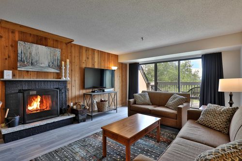 3c13-133 E Mountain Rd, Killington, VT, 05751-9615 | Card Image