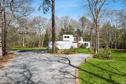 7 Pine Lane, Southampton, NY, 11959 | Card Image
